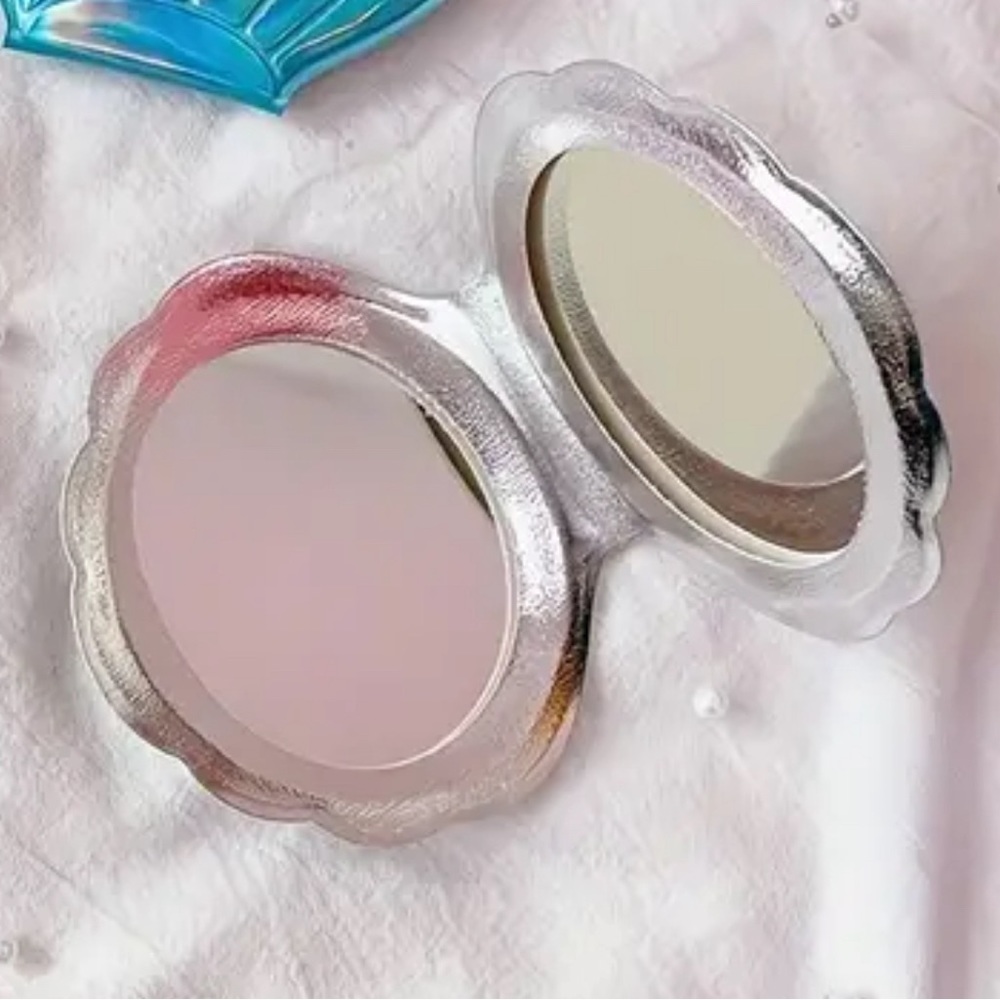 Pretty holographic compact mirror - Picture 4 of 4